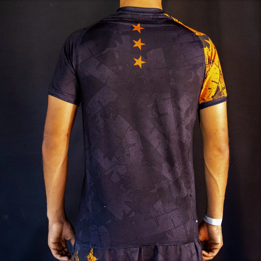 Camisa Linha Athleta Free 23 - Preto com Laranja - Image 3
